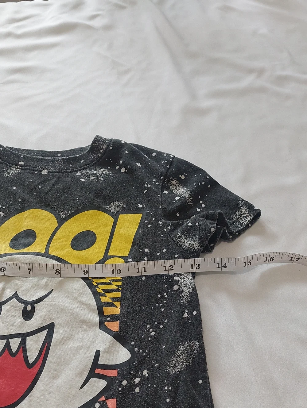 Nintendo Black 'Boo!' Super Mario Graphic Tee with Yellow & Red Accents.Size XS
